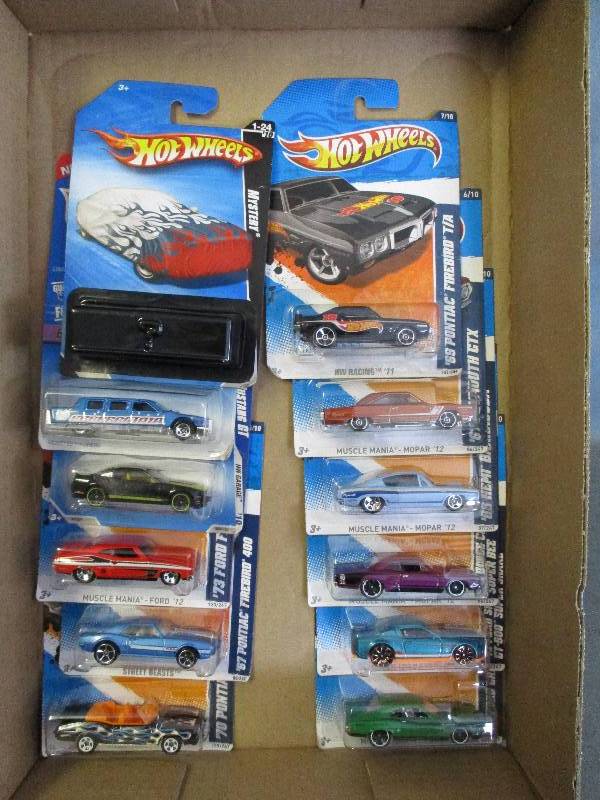 lot 121 image: Hot Wheels Cars