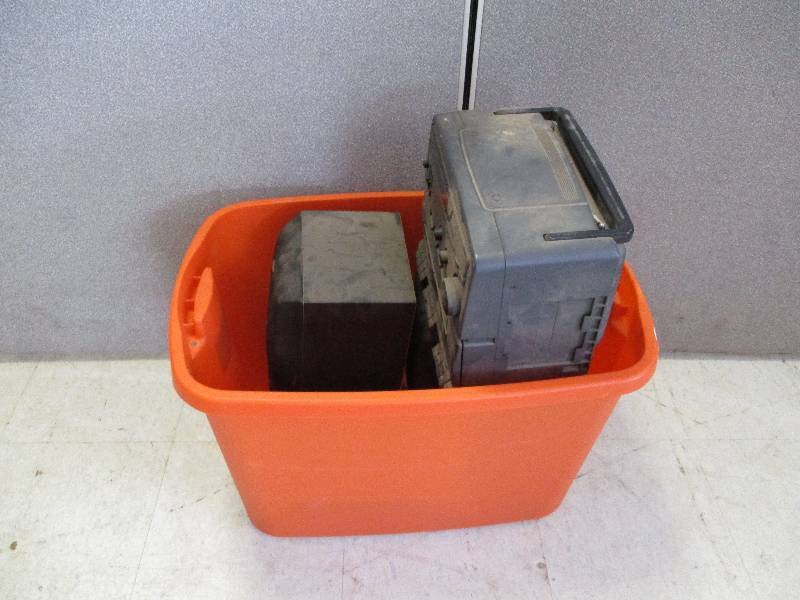 lot 131 image: Stereos and Speakers