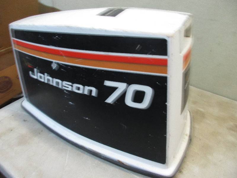 lot 10 image: 70 hp Johnson loop charged outboard motor cover