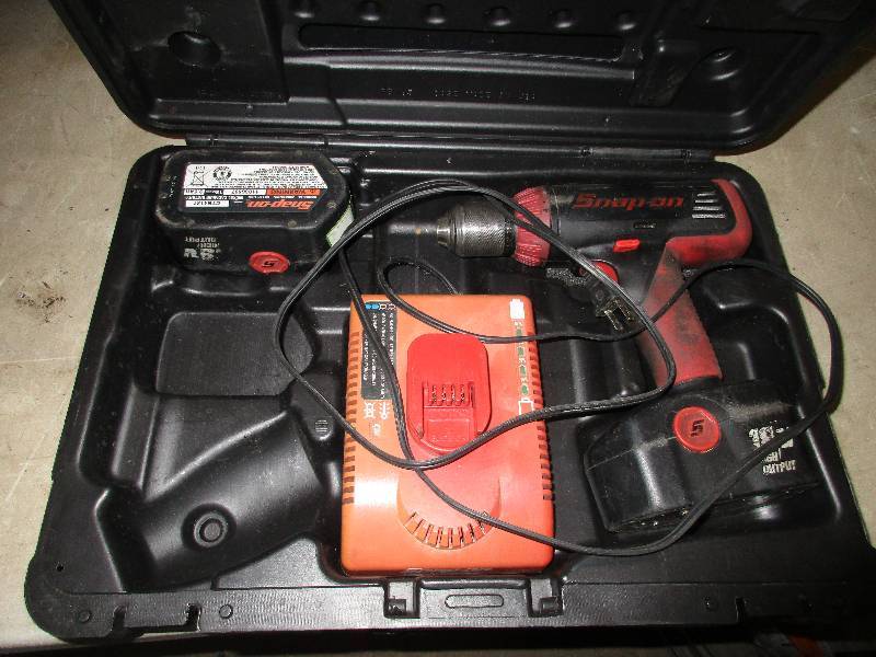 lot 16 image: Snap-on 18 volt high output drill w 2 batteries