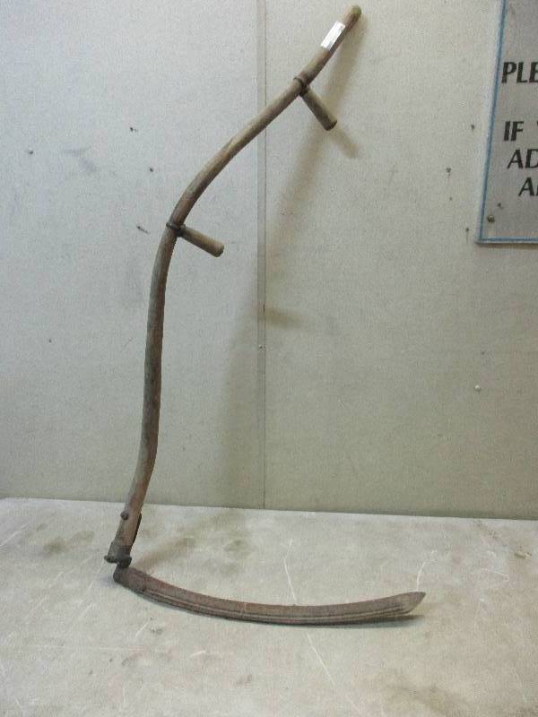 lot 25 image: vintage Scythe