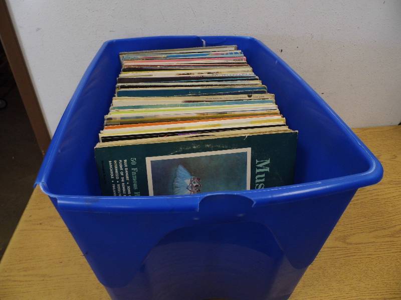 lot 3 image: Tote of Albums