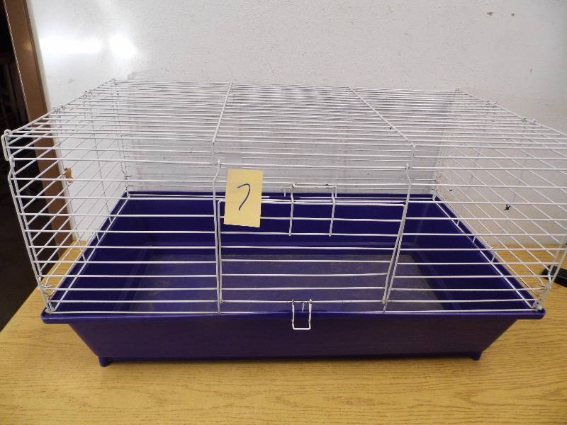 lot 7 image: Small Animal Cage