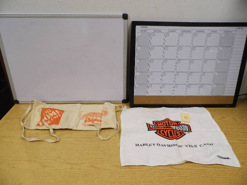 lot 51 image: Dry Erase Boards