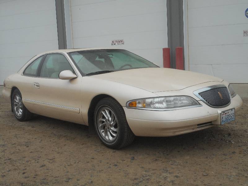 lot 7 image: 1998 Lincoln Mark VIII, 4.6Liter V8...
