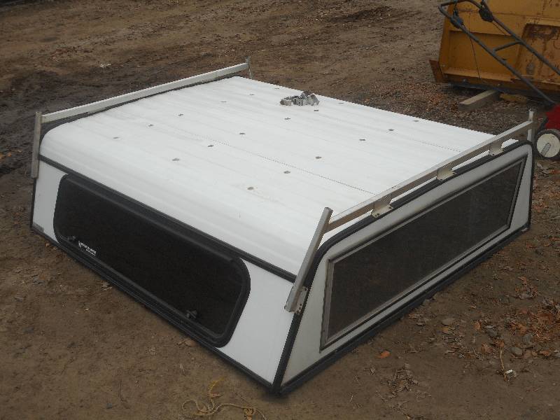 lot 16 image: Unicover Pro-Series Contractors Tru...