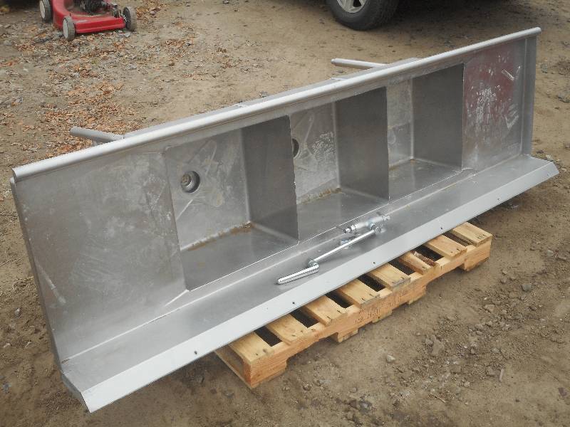 lot 25 image: 3-Tub Stainless Steel Sink Set ...