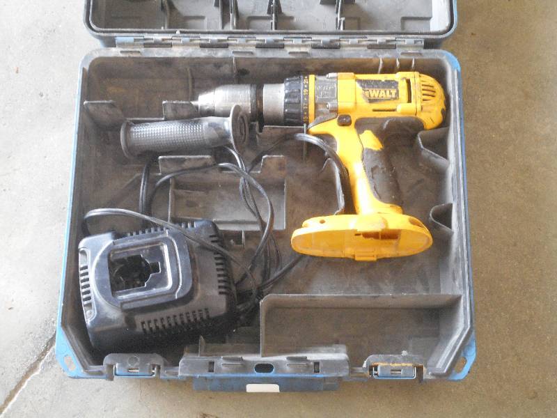 lot 38 image: DeWalt XRP 18Volt 12 Hammer Drill...