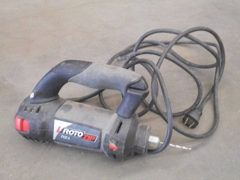 lot 42 image: RotoZip RZ5 Rotary Cutting Tool ...