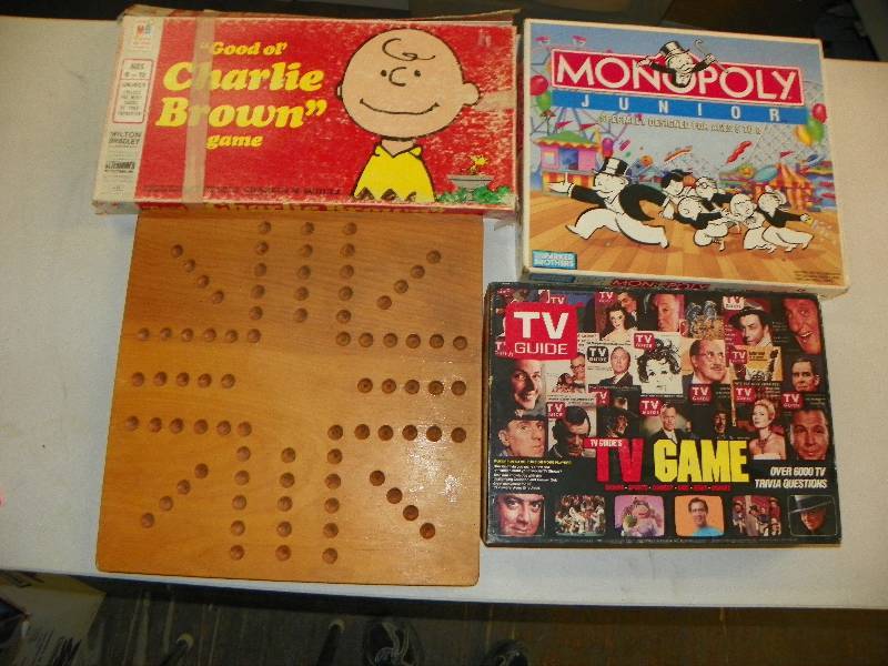 lot 225 image: Family Board Games