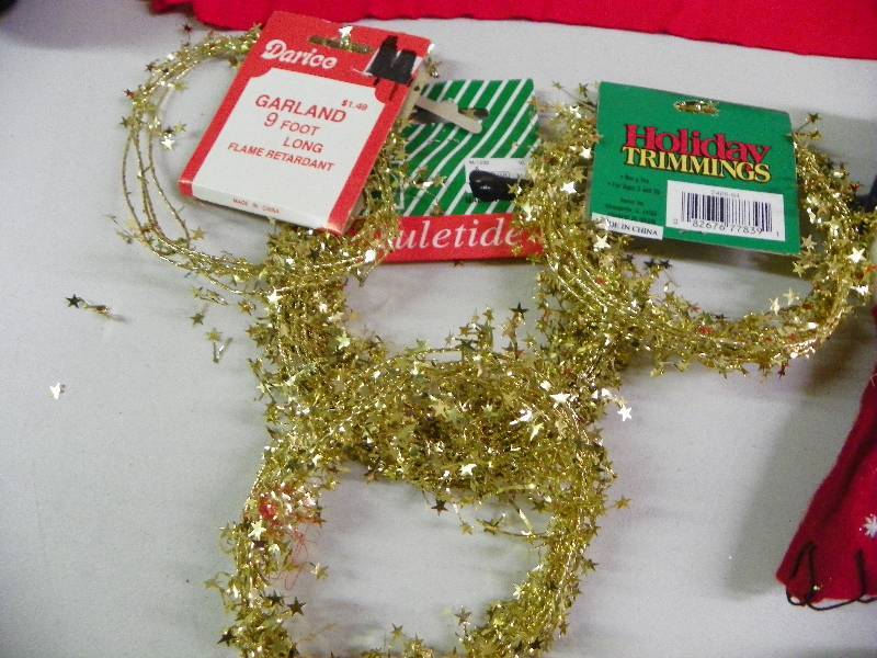 lot 243 image: Christmas Dcor