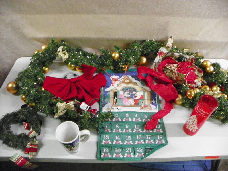 lot 248 image: Christmas Dcor