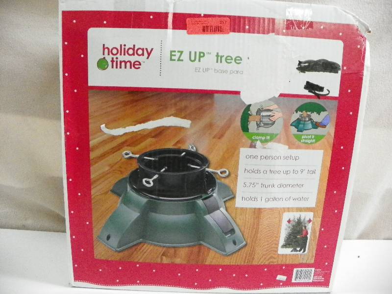 lot 257 image: Christmas Dcor