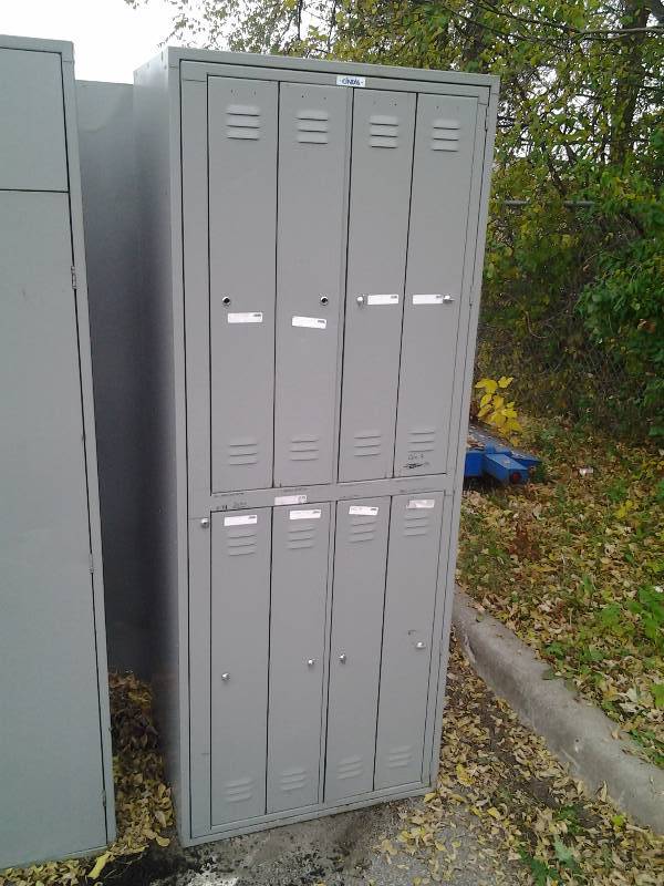 lot 13 image: 8-Door Locker Unit 33x21x7 ft.
