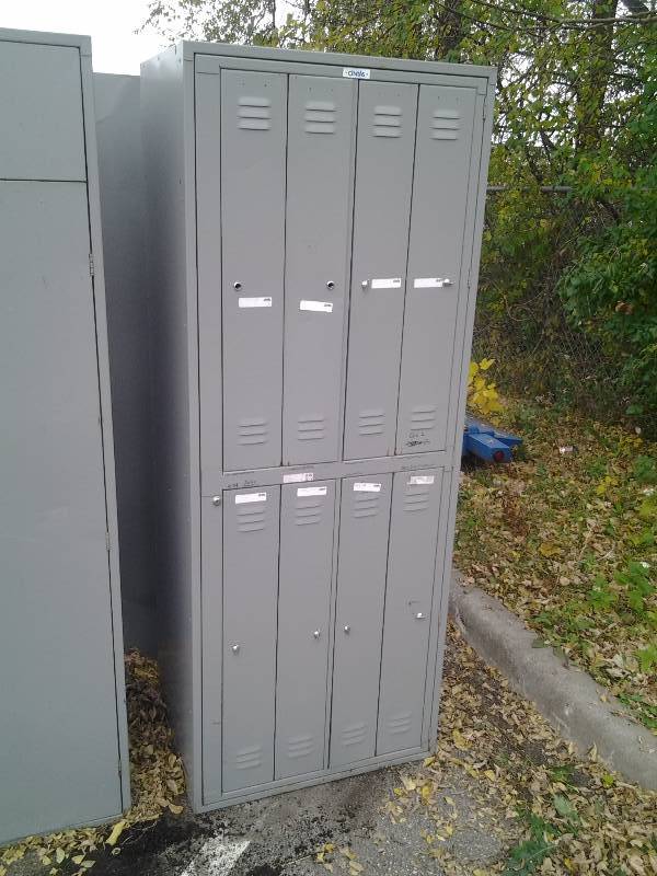 lot 15 image: 8-Door Locker Unit 33x21x7 ft.