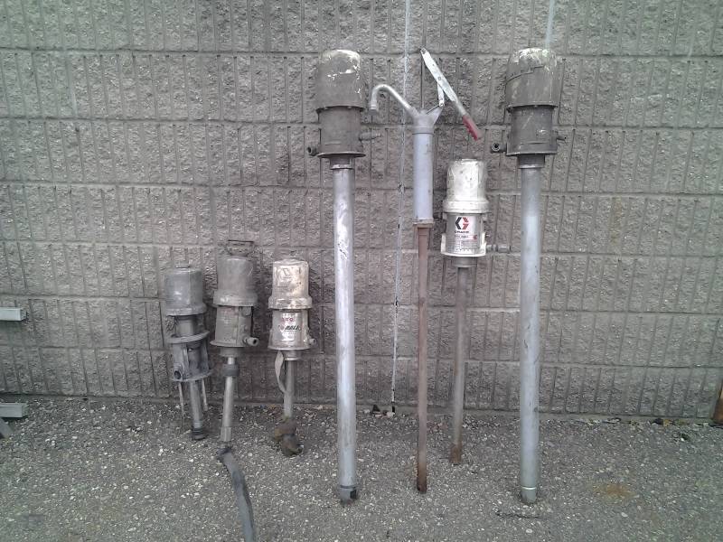 lot 27 image: 6-Graco Pneumatic Barrel Pumps, 1-Hand Pump