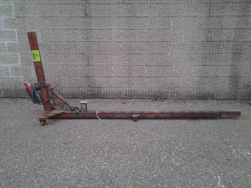 lot 28 image: Frame Puller