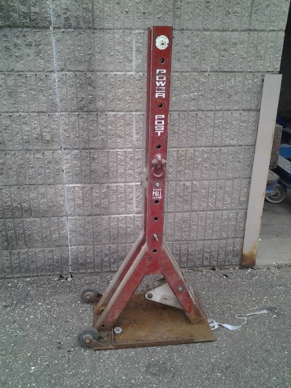 lot 32 image: Power Post Floor Pull System (For Parts)