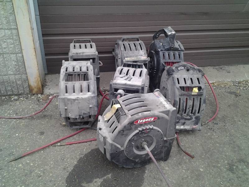 lot 36 image: 7-Legacy Model L8305 Air Hose Reels