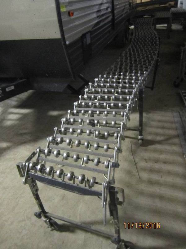 Accordian conveyor, expands to appr...