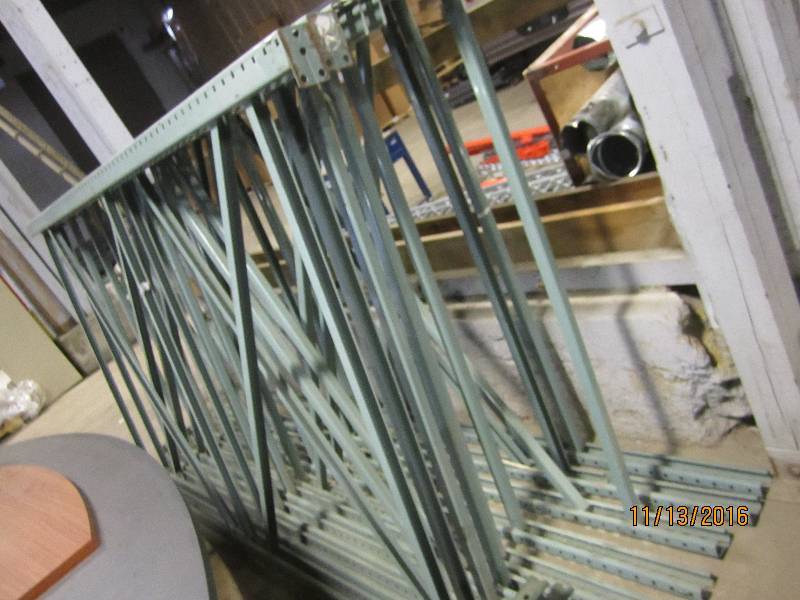 Lot of 9 10 tall 5.5 deep pallet ...