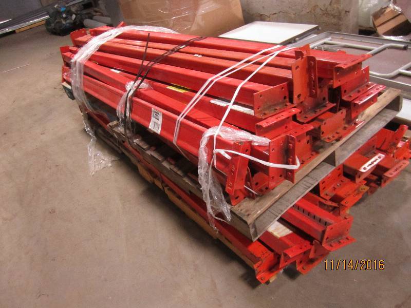 Lot of pallet racking beams, 8 feet...