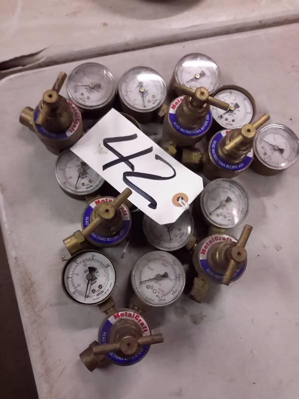 lot 42 image: 6 Misc. types of Valves.. See closeups