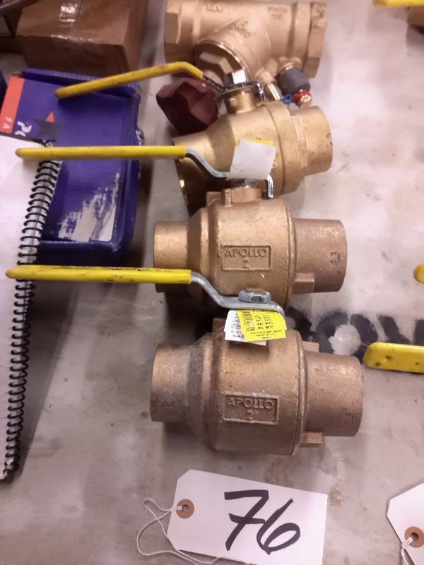lot 76 image: 4, Apollo 2 Valves