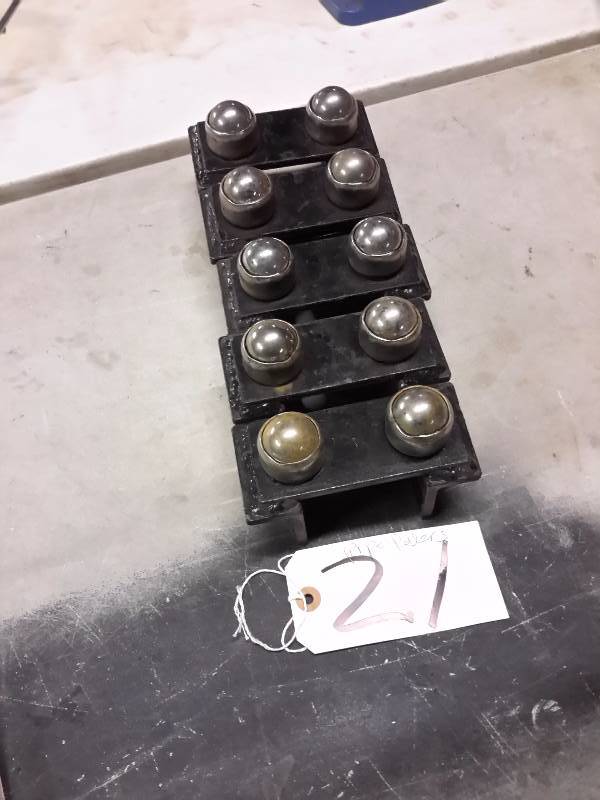 lot 21 image: Set of 5 Pipe Rollers