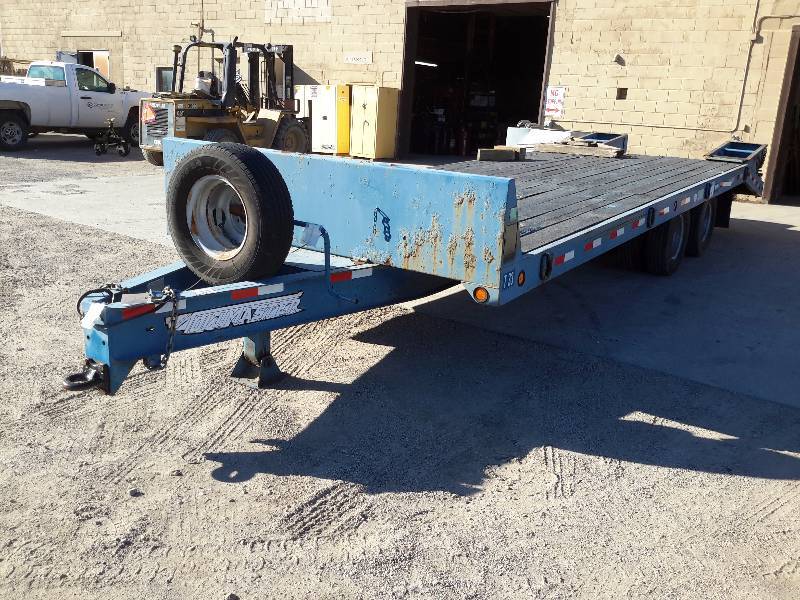 lot 10 image: 1999, Towmaster,Trailer