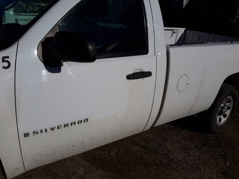 lot 8 image: 2008, Chevy Silverado Pickup
