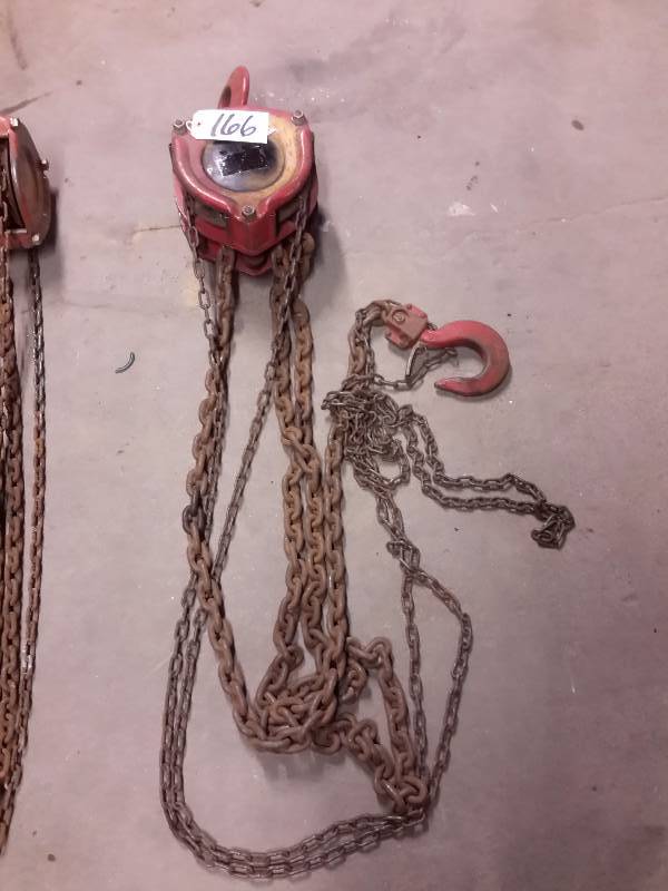 lot 166 image: 3 Ton Chain Hoist
