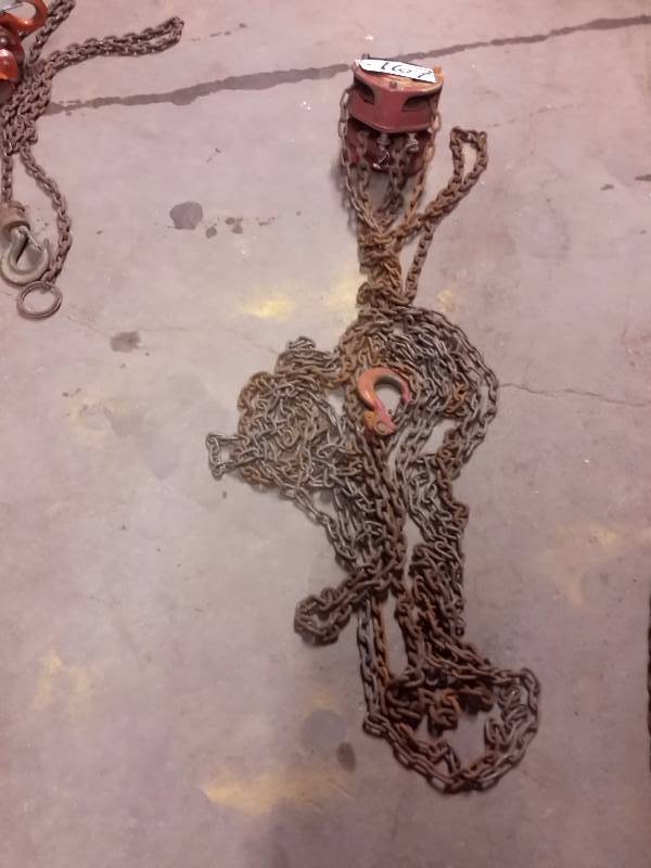 lot 167 image: HIT, 1 Ton Chain Hoist