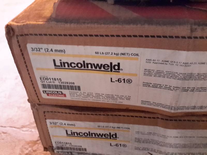 lot 195 image: 5 Boxes, Lincolnweld, LA-61