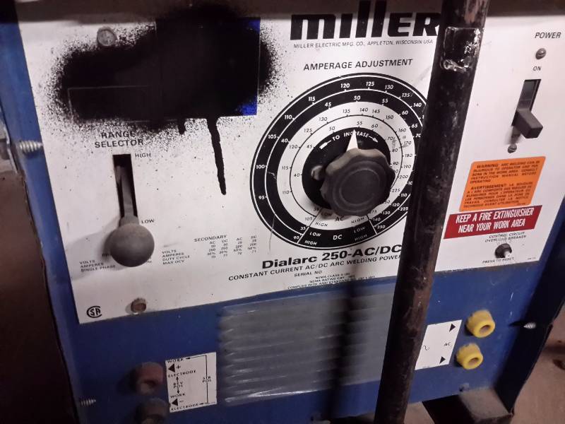lot 11 image: Dial Arc 250 ACDC Arc Welder