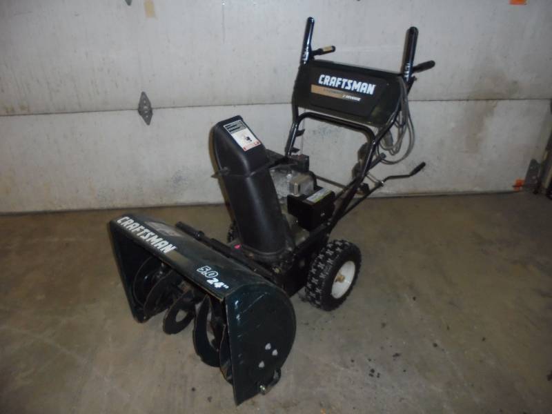 lot 3 image: Craftsman 5hp 24 Snowblower wElectric Start, works great