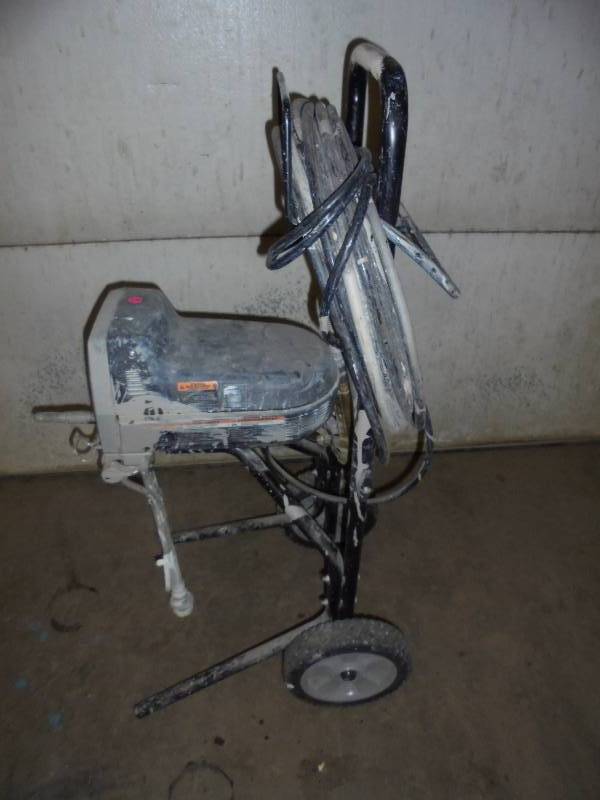 lot 5 image: Mustang 3100 Electric Airless Sprayer