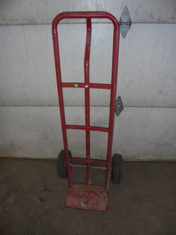 lot 6 image: 2-Wheel Cart
