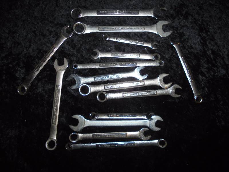 lot 43 image: Lot - Craftsman Wrenches
