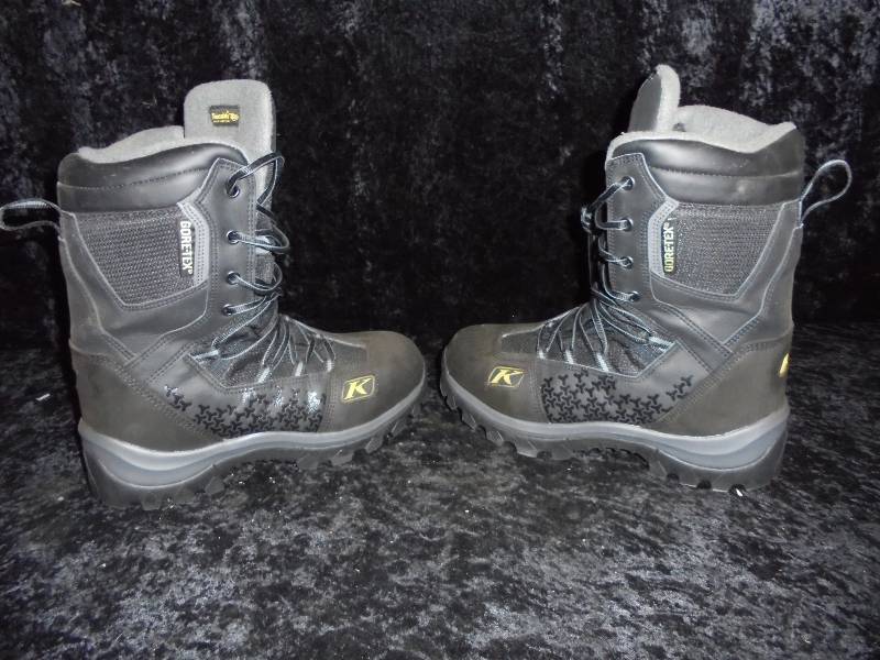 lot 76 image: KLIM Snowmobile Boots, Mens Size 8