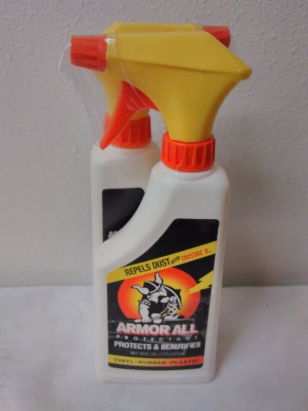 lot 54 image: Armor All Protectant Spray Pint Bottle (2)