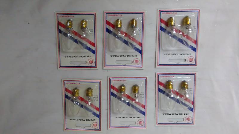 lot 93 image: 7W Light Bulbs (6)
