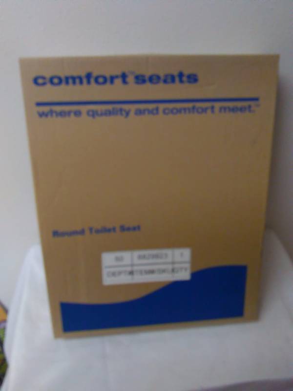 lot 105 image: Toilet Seat, Round, White by Comfort Seats