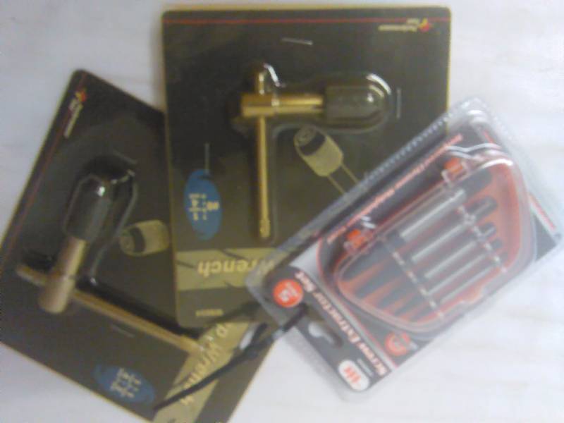 lot 134 image: Tap Wrenches (2) and Bit Extraction Set