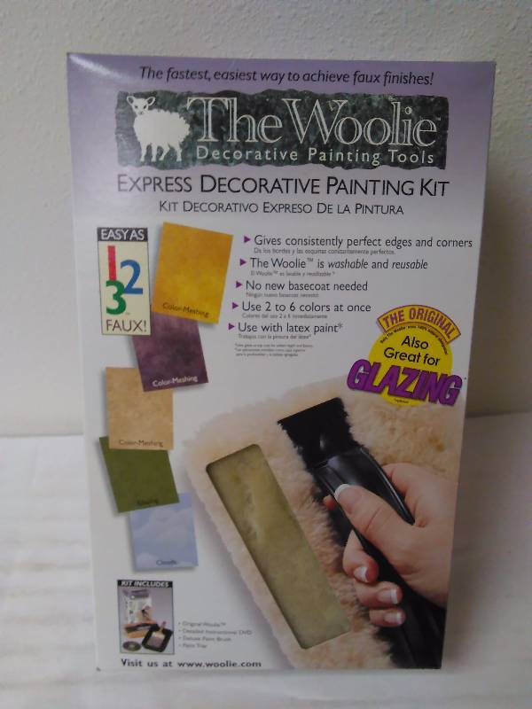 lot 196 image: Woolie Decorative Painting Tools