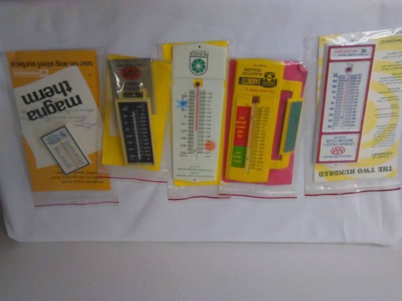 lot 201 image: Vintage Thermometers (5)