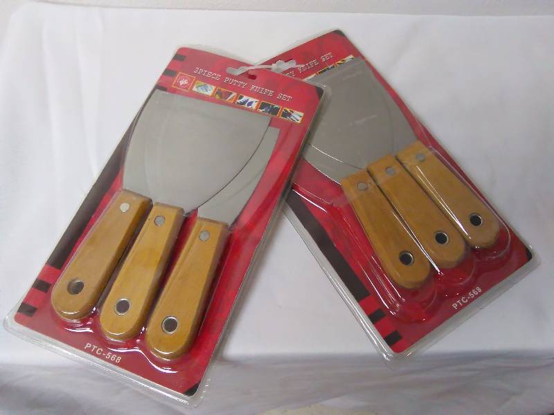 lot 204 image: Putty Knife Set 3 pc (2)