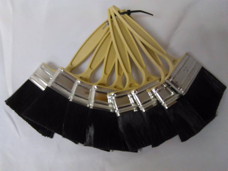lot 208 image: 3 in. Paint Brushes (8)