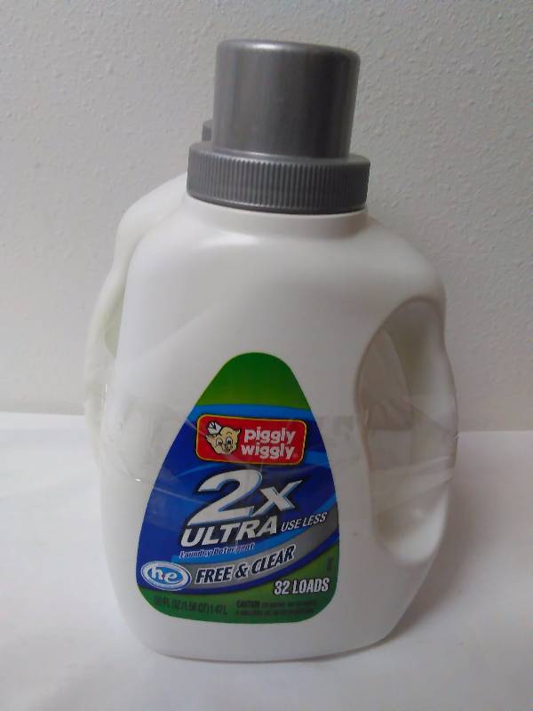 lot 213 image: Piggly Wiggly Laundry Detergent 50oz (2)