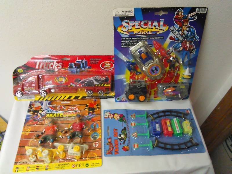 lot 228 image: Assorted Toys (4)